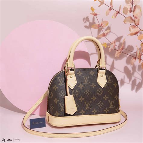 louis vuitton alma bag monogram.